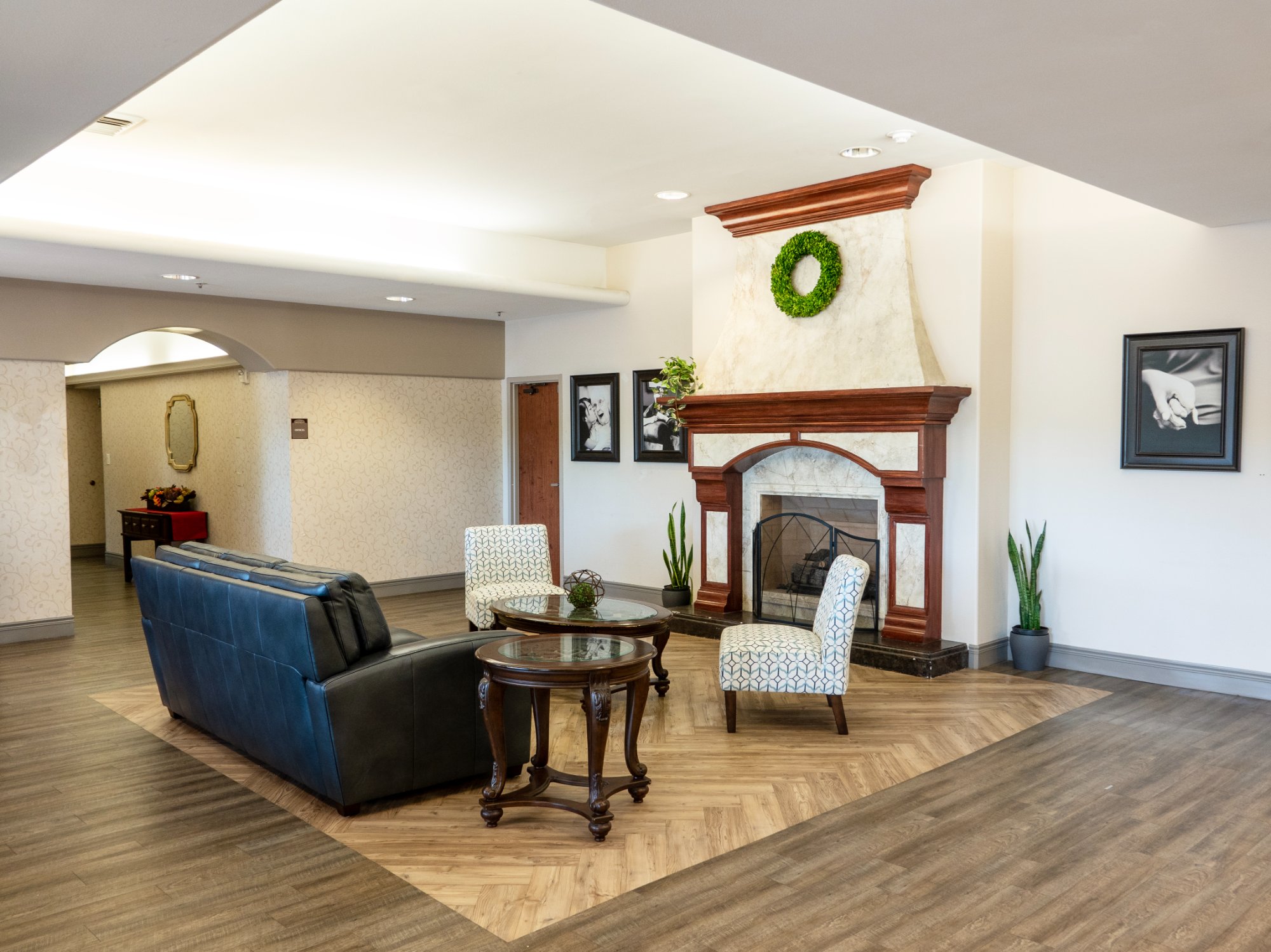 Sandy Health and Rehab reception and lobby